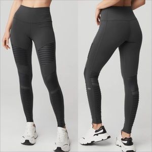 Alo Yoga High-Waist Moto Legging in Anthracite